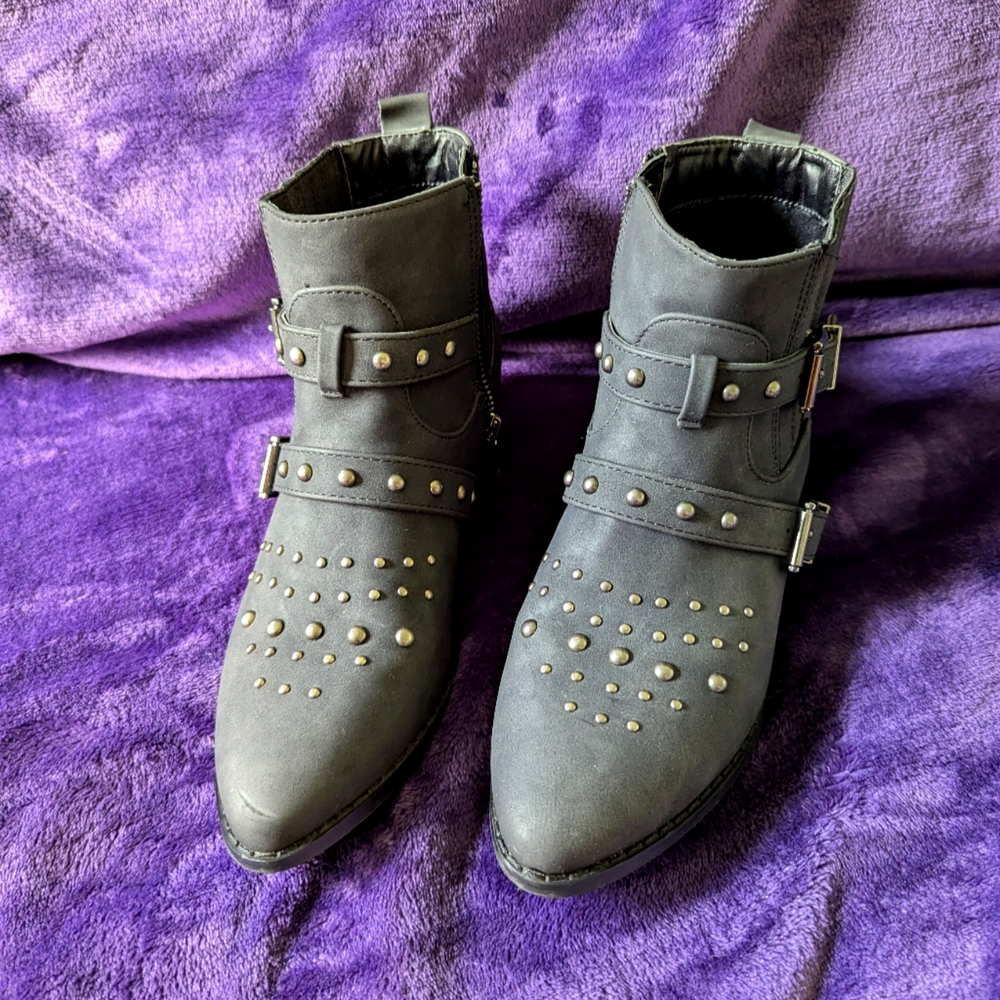 Jane and the Shoe gray zipper booties size 7 Cindy, vegan leather